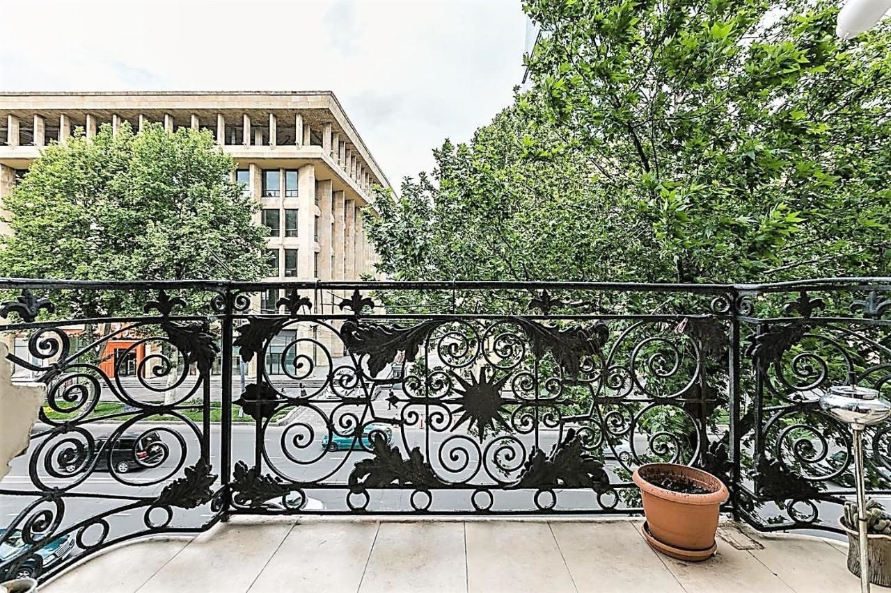 Хостелы Rustaveli Hostel Тбилиси-17