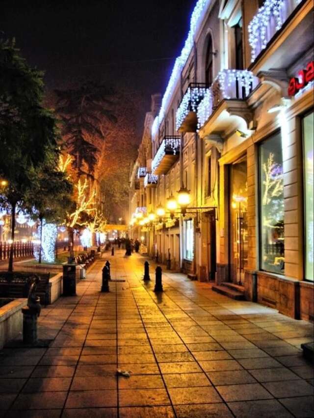Хостелы Rustaveli Hostel Тбилиси-12
