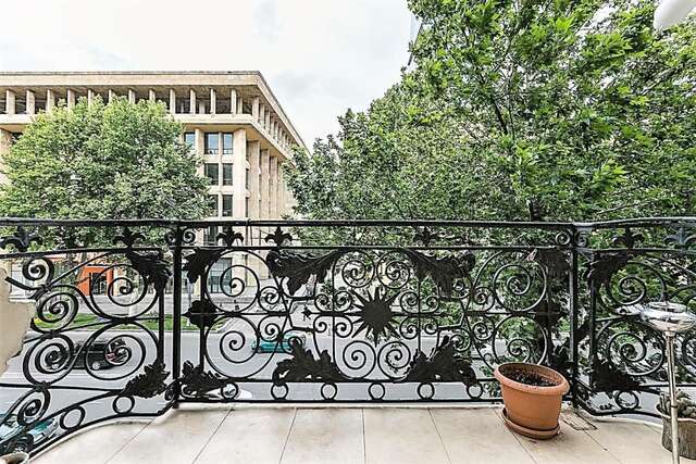 Хостелы Rustaveli Hostel Тбилиси-16